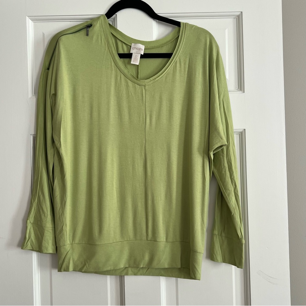 Chico’s Market Green Zoey Zipper Shoulder Top - Small (Chico’s 0) NWT